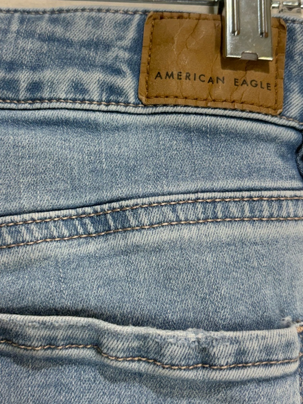 American Eagle Outfitters Flared Distressed Jeans 🌵8 Long - Picture 7 of 11